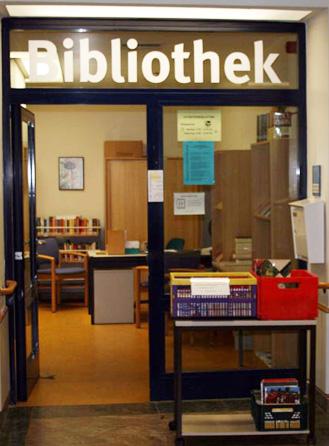 Eingang zur Patientenbibliothek
